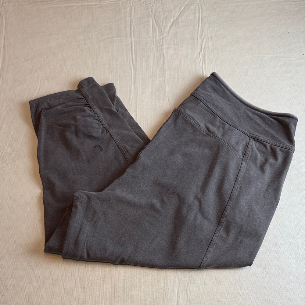 Lole Wonen's Grey Pleated Front Cropped Athletic Pants Size L